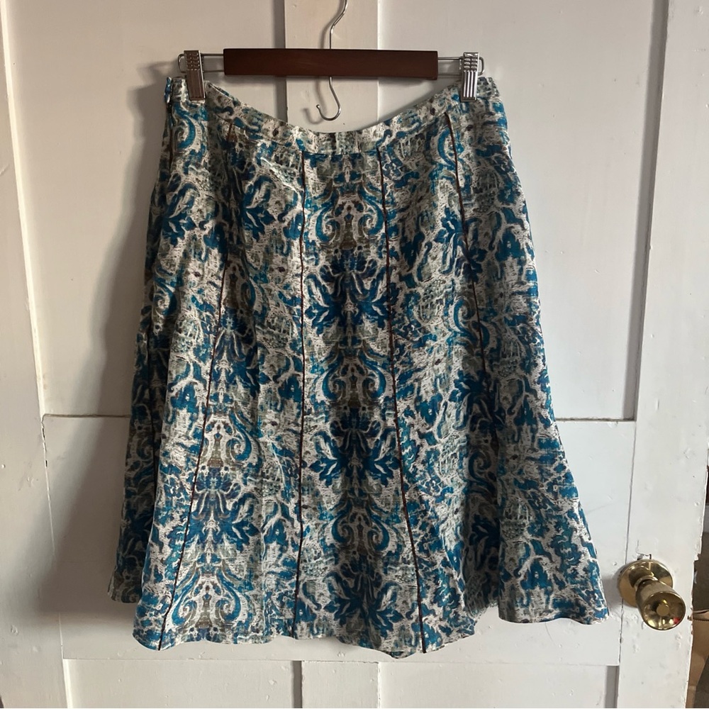 Peruvian Connection skirt. Preowned very good condition. Knee length. - Picture 2 of 5